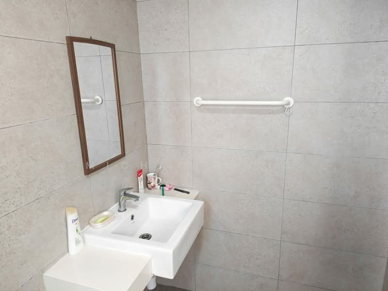 Kediaman Servis untuk Dijual di Aera Residence - Michael Choo - Bathroom - PropertyGuru.com.my