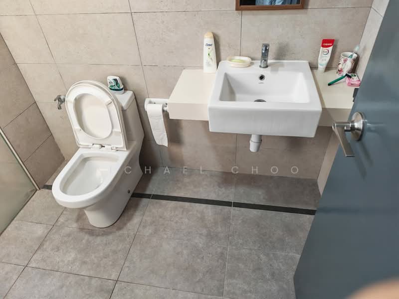 Kediaman Servis untuk Dijual di Aera Residence - Michael Choo - Bathroom - PropertyGuru.com.my