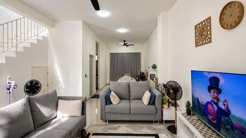 2-storey Terraced House for Sale in Puncak Alam (Selangor) - Shiqin Saidin - Living Room - PropertyGuru.com.my