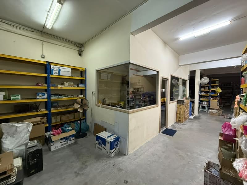 Kedai untuk Dijual di Taman Ungku Tun Aminah (Skudai) - Yip . - Interior - PropertyGuru.com.my
