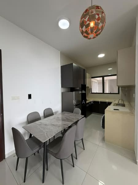 Condominium for Rent at Kings Bay @ Country Garden Danga Bay - Stella Narita - Kitchen - PropertyGuru.com.my