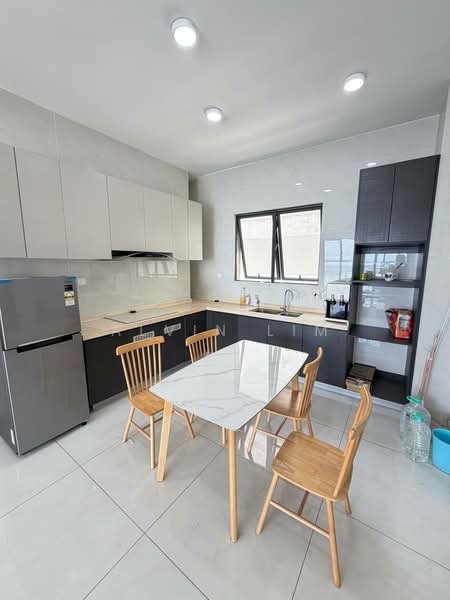 Condominium for Rent at Bay Laurel @ Country Garden Danga Bay - Alvin Lim - Kitchen - PropertyGuru.com.my