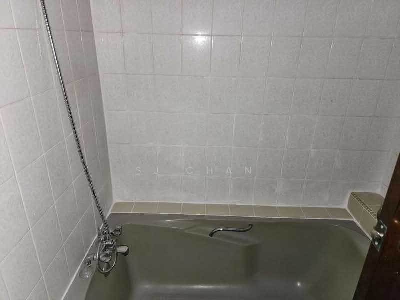 Condominium for Rent at Putri Indah Condominium - SJ CHAN - Bathroom - PropertyGuru.com.my