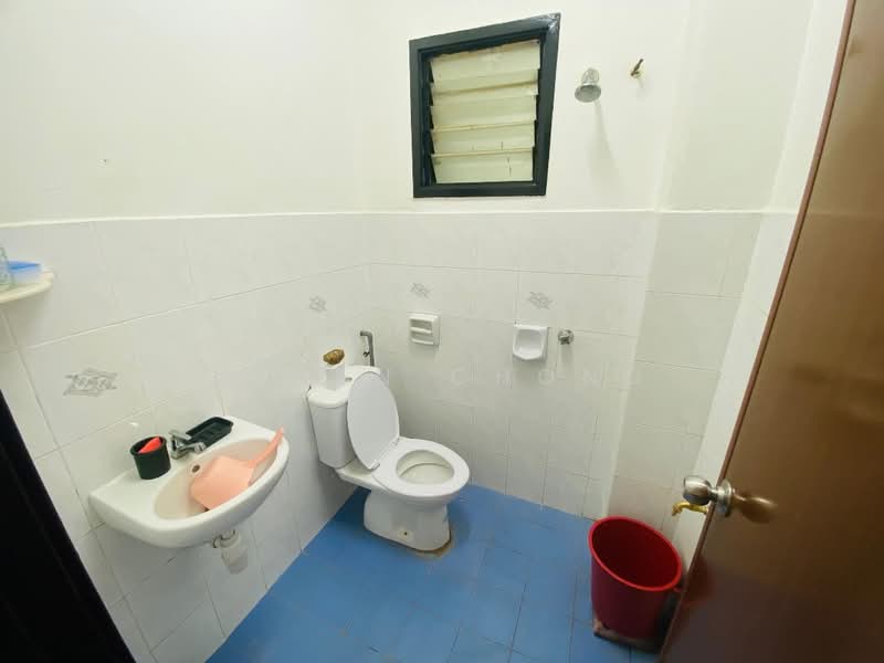 Rumah Teres untuk Dijual di Bandar Puteri Klang (Klang) - Ethan Chong - Bathroom - PropertyGuru.com.my