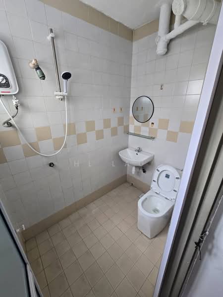 Condominium for Rent at Kuchai Brem Park 1 - HL Lau - Bathroom - PropertyGuru.com.my