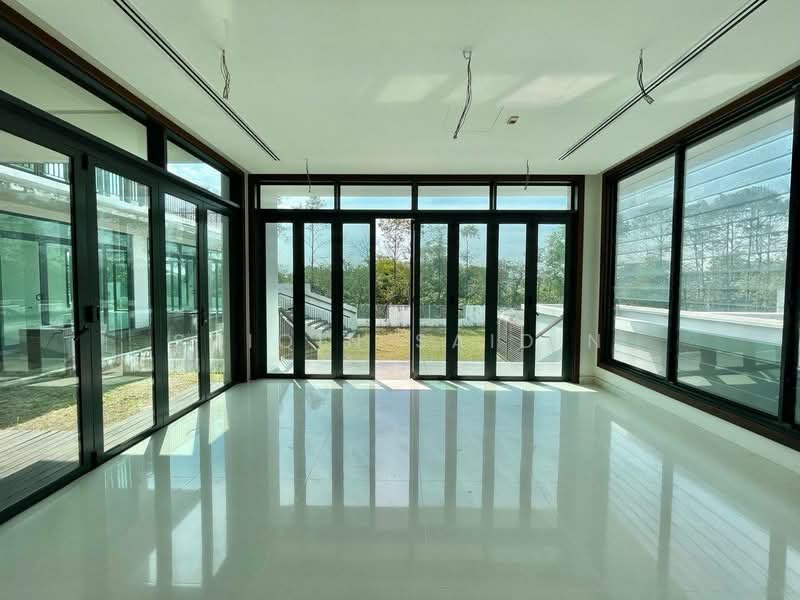 Bungalow House untuk Dijual di Bukit Jelutong (Shah Alam) - Shiqin Saidin - Living Room - PropertyGuru.com.my