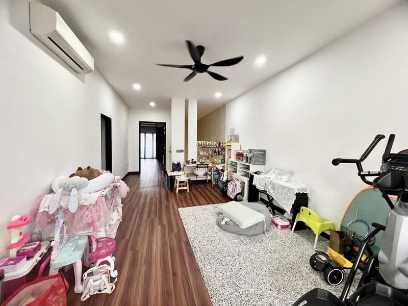Rumah Berkembar untuk Dijual di Taman Austin Heights (Tebrau) - Yik Tat - PropertyGuru.com.my