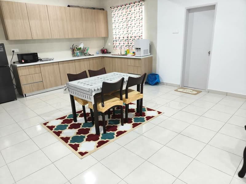 Kondominium untuk Dijual di Residensi Adelia 3 - Amirun Kinanah - Kitchen - PropertyGuru.com.my