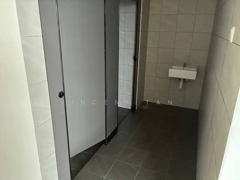 Semi-D Factory for Rent in Nilai (Negeri Sembilan) - Vincent Tan - Bathroom - PropertyGuru.com.my