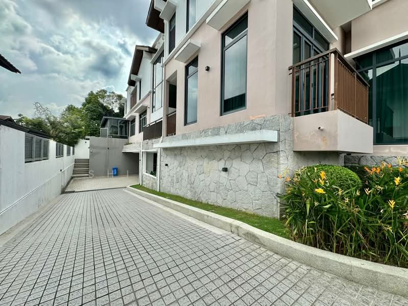 Bungalow House untuk Dijual di Bukit Jelutong (Shah Alam) - Shiqin Saidin - Exterior - PropertyGuru.com.my