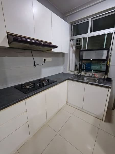 Kediaman Servis untuk Disewa di Larkin Heights - Tony Chong - Kitchen - PropertyGuru.com.my