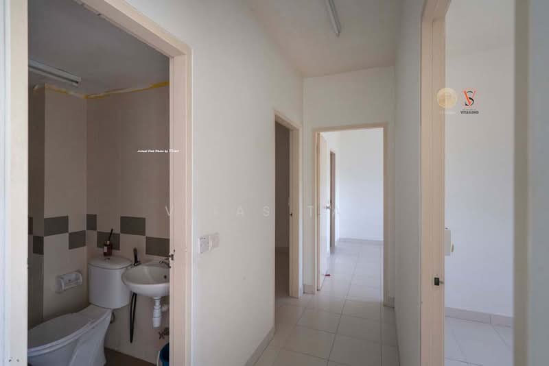 Pangsapuri untuk Dijual di Pangsapuri Seri Mutiara - Vitas Tan - Bathroom - PropertyGuru.com.my