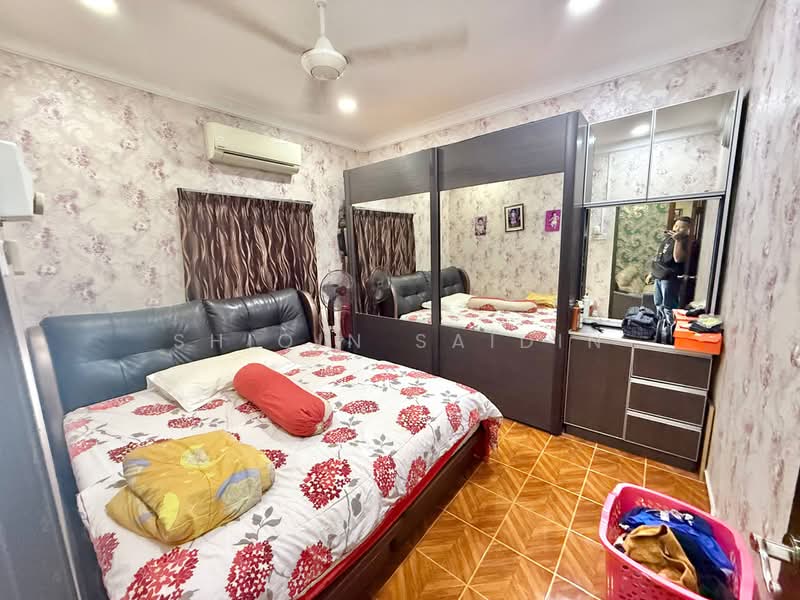 Rumah Teres 1-Tingkat untuk Dijual di Shah Alam (Selangor) - Shiqin Saidin - Bedroom - PropertyGuru.com.my
