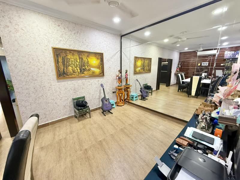 Rumah Teres 1-Tingkat untuk Dijual di Shah Alam (Selangor) - Shiqin Saidin - Living Room - PropertyGuru.com.my