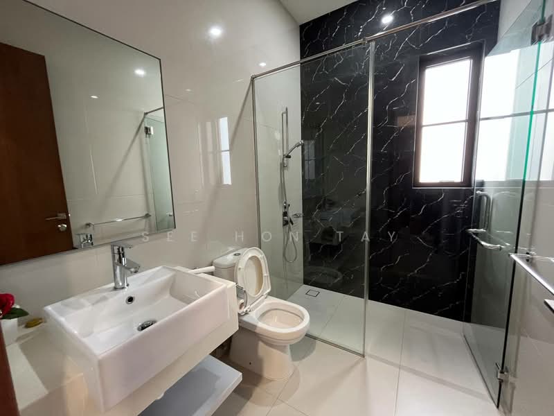 Cluster House for Sale in Johor Bahru (Johor) - See Hon Tay - Bathroom - PropertyGuru.com.my