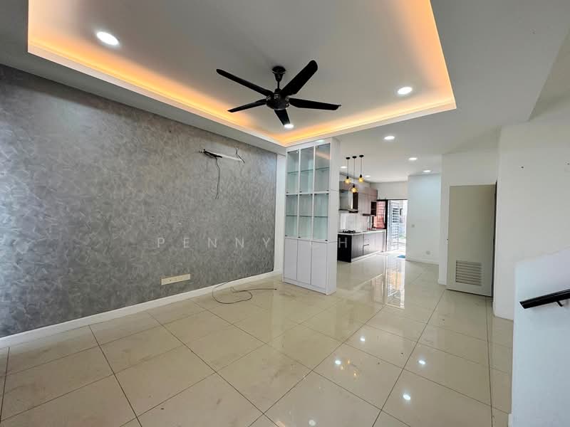 Rumah Teres 2-Tingkat untuk Dijual di Bandar Mahkota Banting (Tanjong Duabelas) - Penny Chia - Living Room - PropertyGuru.com.my