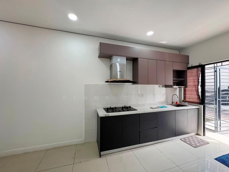 Rumah Teres 2-Tingkat untuk Dijual di Bandar Mahkota Banting (Tanjong Duabelas) - Penny Chia - Kitchen - PropertyGuru.com.my