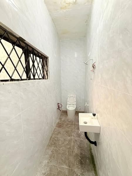 Rumah Teres 2-Tingkat untuk Dijual di Klang (Selangor) - Amirun Kinanah - Bathroom - PropertyGuru.com.my