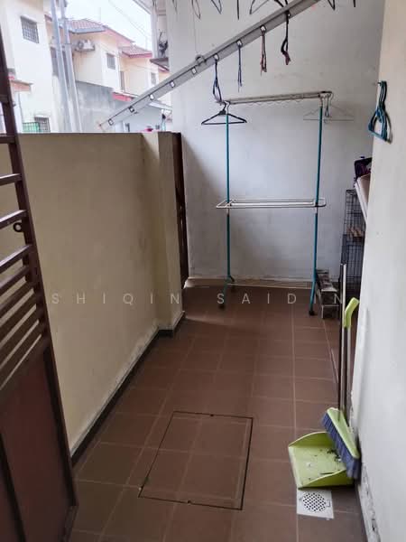2-storey Terraced House for Sale in Sungai Buloh (Selangor) - Shiqin Saidin - Balcony - PropertyGuru.com.my