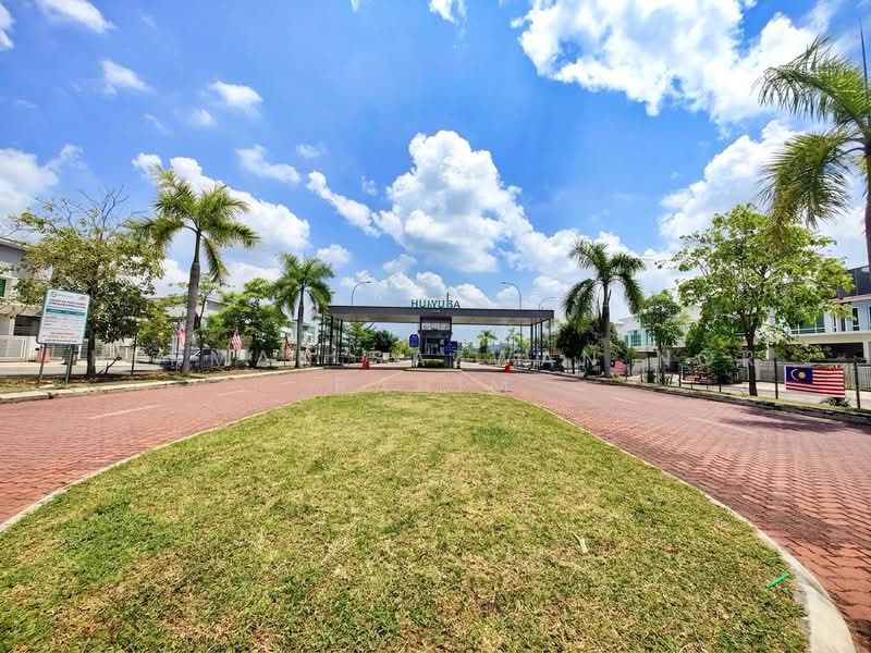 Terraced House for Sale in Bandar Sri Sendayan (Negeri Sembilan) - Herman Sazwan Nor Rahim - Exterior - PropertyGuru.com.my