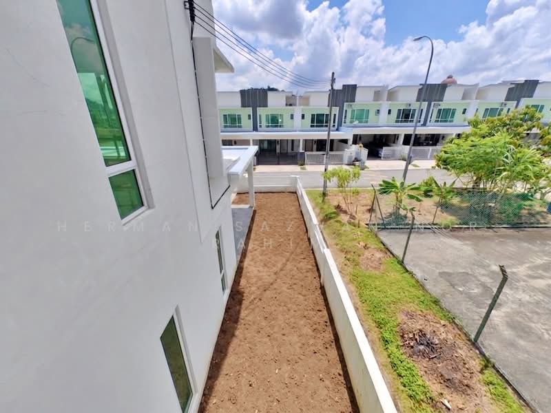 Terraced House for Sale in Bandar Sri Sendayan (Negeri Sembilan) - Herman Sazwan Nor Rahim - Exterior - PropertyGuru.com.my