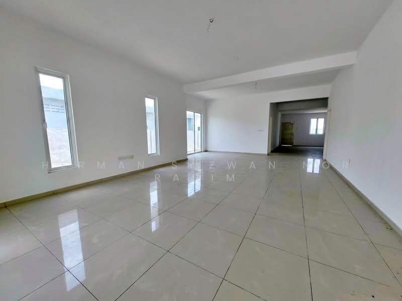 Terraced House for Sale in Bandar Sri Sendayan (Negeri Sembilan) - Herman Sazwan Nor Rahim - Living Room - PropertyGuru.com.my