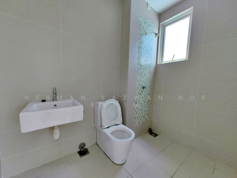 Terraced House for Sale in Bandar Sri Sendayan (Negeri Sembilan) - Herman Sazwan Nor Rahim - Bathroom - PropertyGuru.com.my