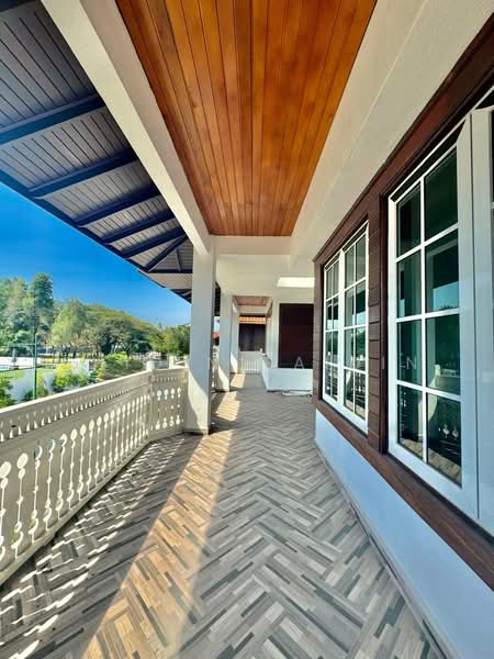 Bungalow House untuk Dijual di Bukit Jelutong (Shah Alam) - Shiqin Saidin - Balcony - PropertyGuru.com.my