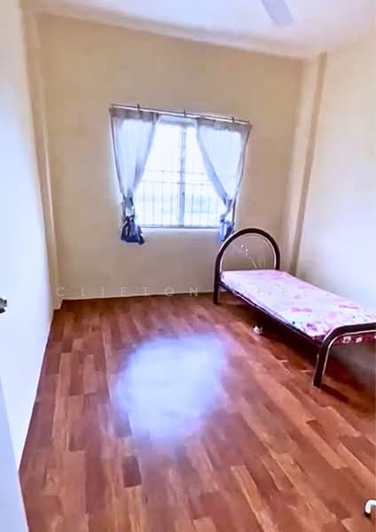 Pangsapuri untuk Dijual di Permai Jaya - Clifton Chee - Bedroom - PropertyGuru.com.my
