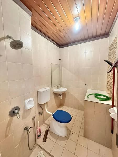 Rumah Teres 2-Tingkat untuk Dijual di Taman Pinggiran Usj (Subang Jaya) - Shiqin Saidin - Bathroom - PropertyGuru.com.my