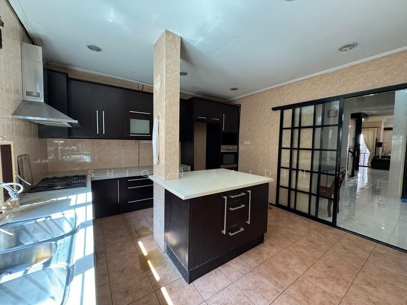 Rumah Teres 2-Tingkat untuk Dijual di Bukit Jelutong (Shah Alam) - Shiqin Saidin - Kitchen - PropertyGuru.com.my
