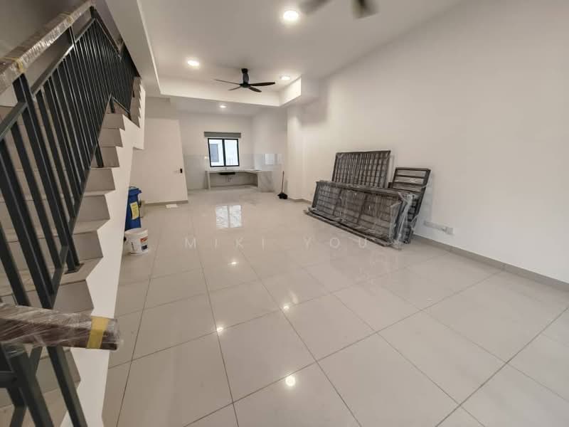 2-storey Terraced House for Rent in Telok Panglima Garang (Selangor) - Miki You - Living Room - PropertyGuru.com.my