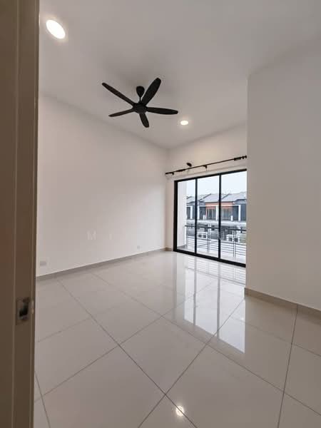 2-storey Terraced House for Rent in Telok Panglima Garang (Selangor) - Miki You - Living Room - PropertyGuru.com.my