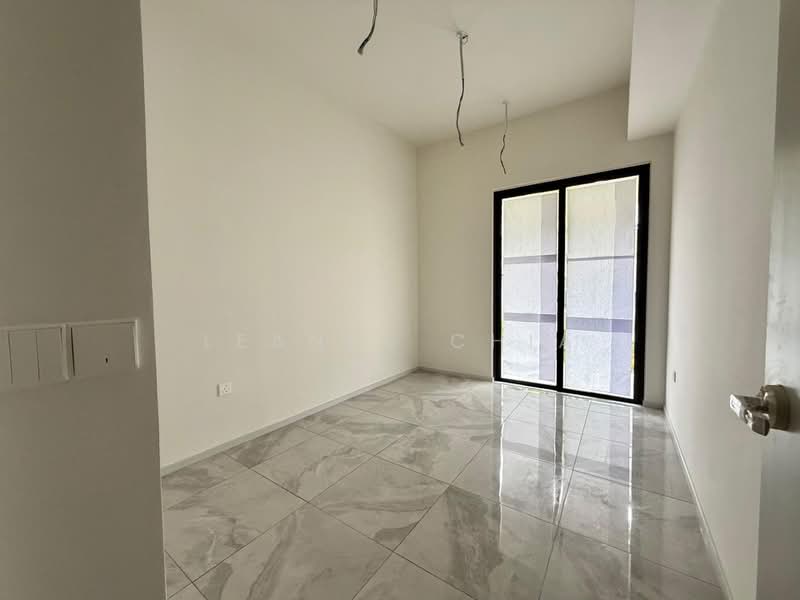 Rumah Teres 3-Tingkat untuk Dijual di Taman Bukit Serdang (Seri Kembangan) - Leanne Chia - PropertyGuru.com.my