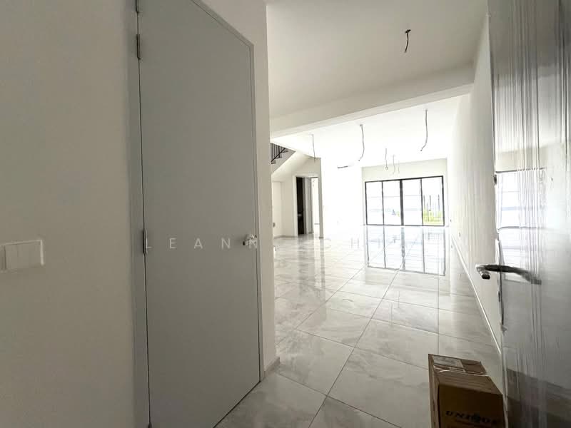Rumah Teres 3-Tingkat untuk Dijual di Taman Bukit Serdang (Seri Kembangan) - Leanne Chia - PropertyGuru.com.my