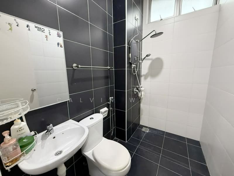 Rumah Teres 2-Tingkat untuk Dijual di Taman Eco Cascadia (Tebrau) - Calvin Wong - Bathroom - PropertyGuru.com.my