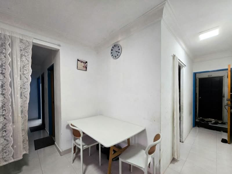Rumah Flat untuk Dijual di Ampang Saujana Flat - Zul Syafiq - Corridor - PropertyGuru.com.my