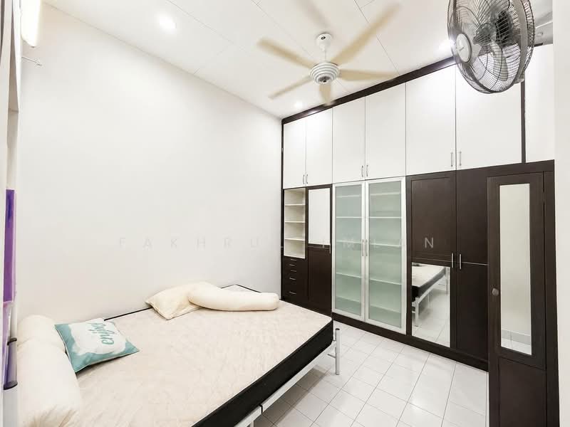 Rumah Teres 1-Tingkat untuk Dijual di Taman Rinting (Masai) - Fakhrul Imlan - Bedroom - PropertyGuru.com.my