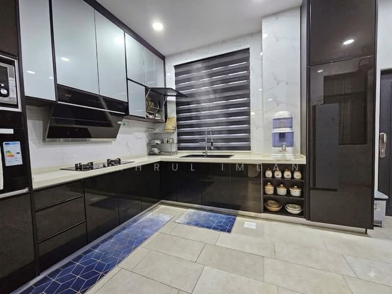 Rumah Teres 2-Tingkat untuk Dijual di Bandar Cemerlang (Ulu Tiram) - Fakhrul Imlan - Kitchen - PropertyGuru.com.my