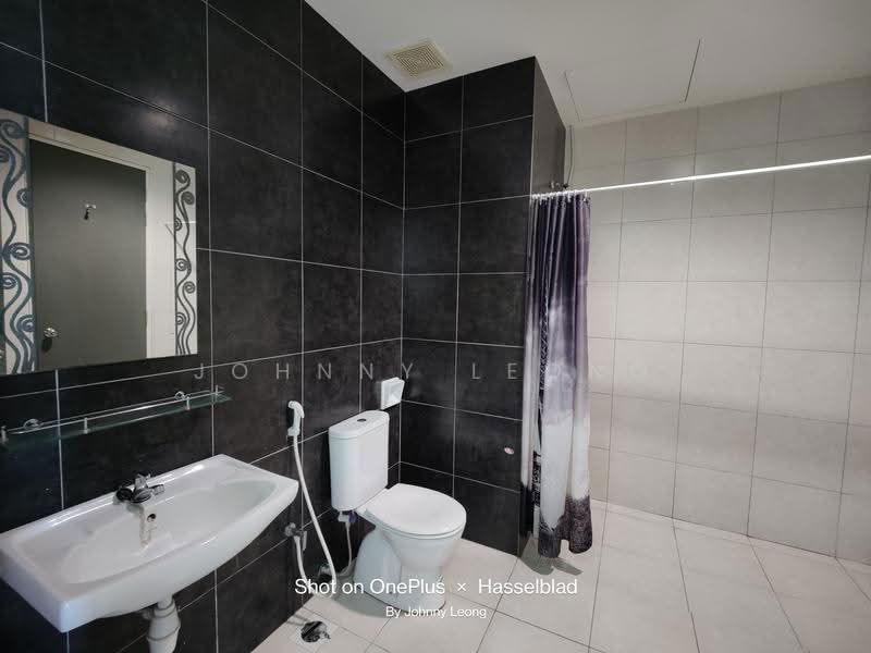 Kondominium untuk Dijual di DPulze Cyberjaya - Johnny Leong - Bathroom - PropertyGuru.com.my