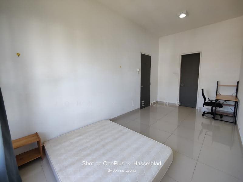 Kondominium untuk Dijual di DPulze Cyberjaya - Johnny Leong - Bedroom - PropertyGuru.com.my
