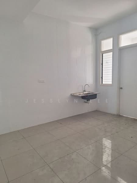 Rumah Teres 2-Tingkat untuk Dijual di Eco Majestic (Semenyih) - Jesslyn Lee - Kitchen - PropertyGuru.com.my