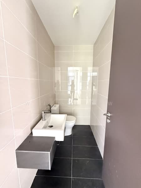 Rumah Berkembar untuk Dijual di Eco Sanctuary (Telok Panglima Garang) - Wei Wei Low - Bathroom - PropertyGuru.com.my
