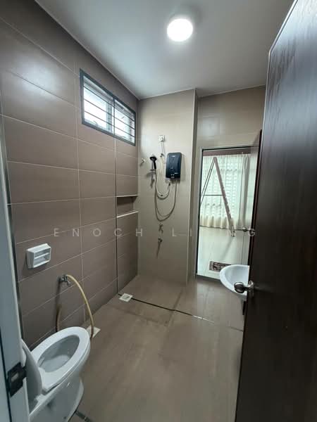 Rumah Berkembar untuk Dijual di Kampung Yahya Awal (Johor Bahru) - Enoch Liong - Bathroom - PropertyGuru.com.my