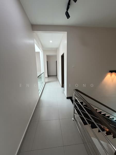 Rumah Berkembar untuk Dijual di Kampung Yahya Awal (Johor Bahru) - Enoch Liong - Corridor - PropertyGuru.com.my