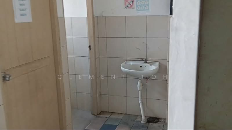 Shop / Office untuk Disewa di Taman Rekreasi Mutiara (MJC Mutiara Park) (Kuching) - Clement Toh - Bathroom - PropertyGuru.com.my