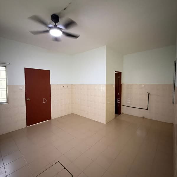Rumah Teres 2-Tingkat untuk Dijual di Taman Lestari Putra (Seri Kembangan) - Danny Lee - Interior - PropertyGuru.com.my