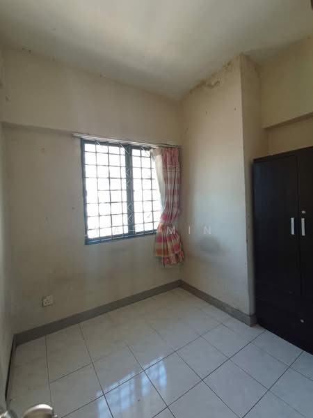 Kondominium untuk Dijual di Desa Kiara - Yat Min - bedroom - PropertyGuru.com.my