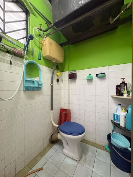 Rumah Flat untuk Dijual di Taman Daya - Jalan Bertam 1, 10 and 16 - Gwen Lim - Bathroom - PropertyGuru.com.my