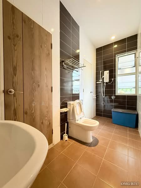 Semi-Detached House for Sale in Setia Alam (Selangor) - Darren Go - Bathroom - PropertyGuru.com.my